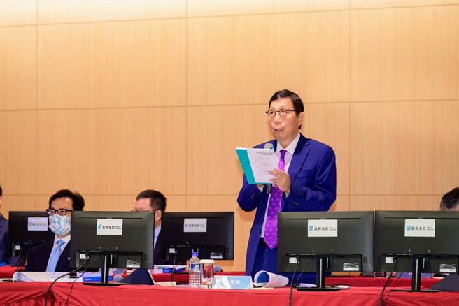 富邦金董事长蔡明兴看景气，经济復甦比预期中慢，看好AI产业，为科技供应链注入一股活水。(富邦金控提供)