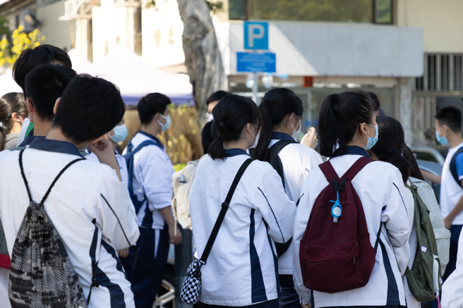 《香港国安法》颁布实施即将3周年，港府教育局向全港中小学校长发通函，推出多项国家安全教育相关的活动及教学资源。（示意图／达志影像）
