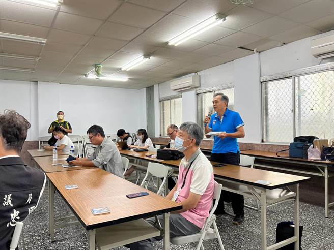 嘉义市「嘉油铁马道」升级计画今天开说明会，民眾提出意见。（嘉义市政府提供／廖素慧嘉市传真）