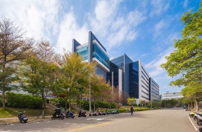 新竹科学园区为台湾发展最早的科学园区，也是最知名的科技产业聚落，不仅中科、南科追赶不上，产值傲视全台，竹科新贵更撑起「新天龙国」房价。（图/甲山林集团提供）