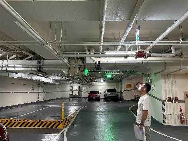 高雄推建筑智慧化，补助公寓大厦设置雨水贮集滞洪设施观测系统、淹水感测系统、用水量观测系统、公共区域用电量观测系统等设备，达到防洪、节能目的。（高雄市工务局提供／崔正纲高雄传真）