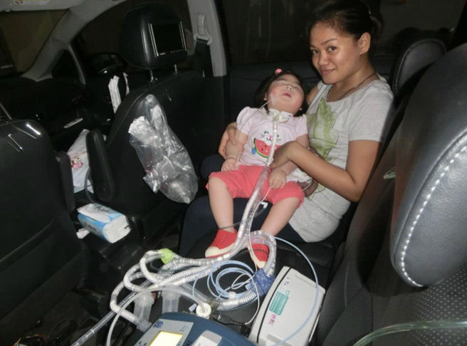 从台北到彰化的转院之路对陈心来说是个大挑战。（图／心儿妈妈提供）