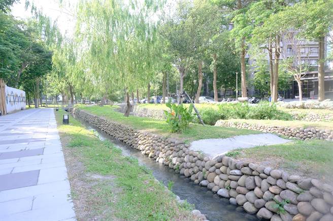 新竹县文化局在6月至10月间，每月第2个周六下午，在东兴圳公26公园举办食农教育体验市集。（新竹县府提供／邱立雅竹县传真）