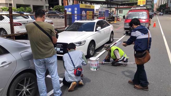 高雄交通局表示，今日上午已重新调整。（翻摄照片／崔正纲高雄传真）