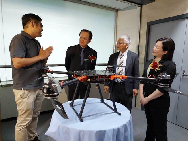 消防署与金属工业研究发展中心今签署合作交流备忘录。（消防署提供）