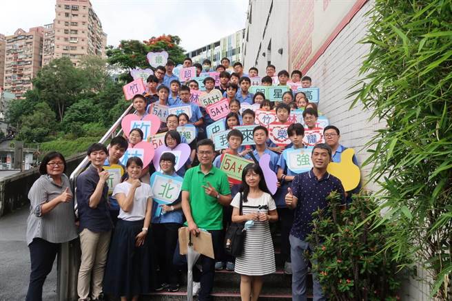 112国中会考成绩公布，竹林中学超过5成达录取第一志愿标准。（校方提供）