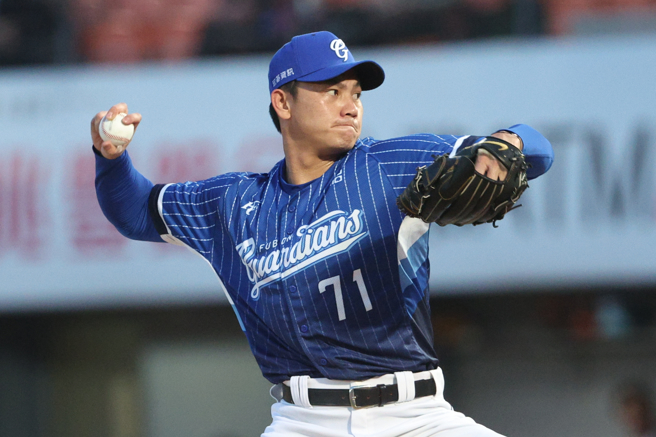 富邦悍将江少庆9日先发仅投3.1局失8分。（富邦悍将提供）