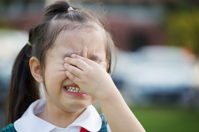 老爸帮女儿取「温柔名字」，上学以后却狂被笑。（图／shutterstock）