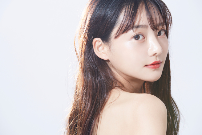 运势专栏点名天蝎座、摩羯座及水瓶座的女生看起来好欺负，其实最惹不起。（示意图／Shutterstock）