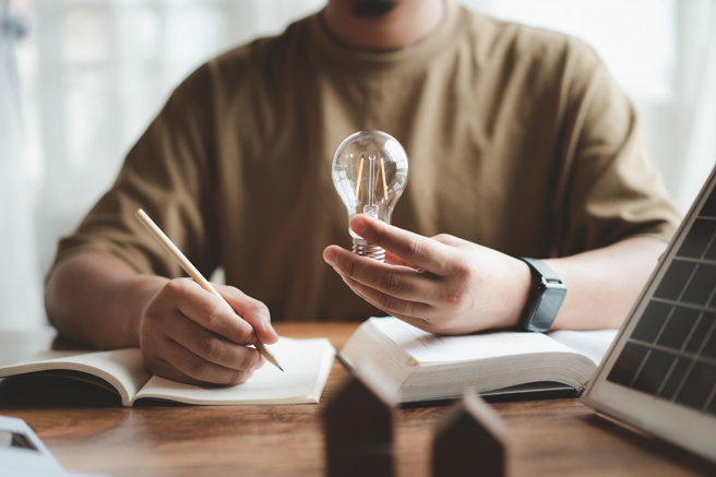 每一个人的理解能力都不同，网站《占TV》列出12星座聪明程度排行榜。(示意图/达志影像)