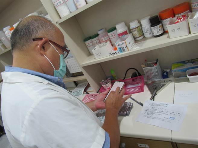 嘉义县各药局、医疗院所或诊所等管制药品皆依规定每月查核，目前卫生局查核后并无异常或违规。（嘉义县政府提供∕吕妍庭嘉义传真）