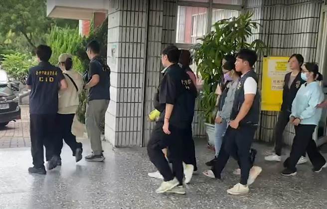 中市游女全身瘀伤惨死，检警怀疑与邪教虐殴信眾相关，警方将游女室友等信徒送办。（资料照片）