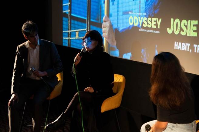 何超仪主演的好莱坞黑色电影《Habit》选在有「Cult片圣地」之称的查理斯王子戏院（Prince Charles Cinema）放映。（852Films提供）