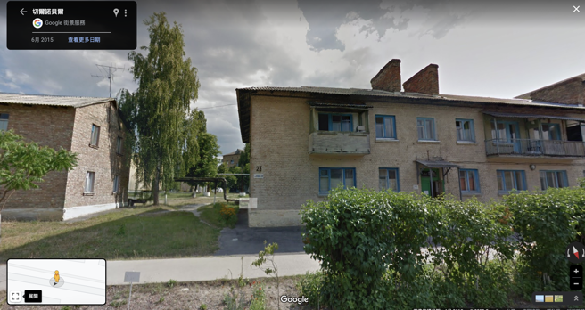 激烈枪战的影片，是在乌克兰基辅州切尔诺贝尔村所拍摄，经位度为51.272900, 30.218714。（画面撷取自Google街景）