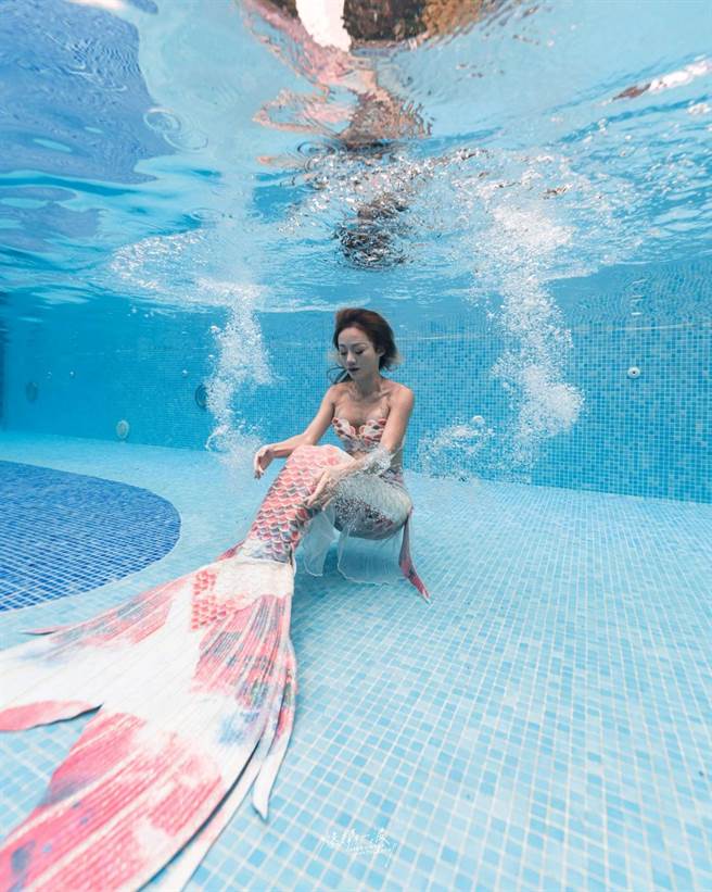 大地酒店首度与专业的美人鱼表演者合作，推出超吸睛的真人人鱼秀。（北投大地酒店提供）