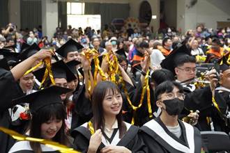 中華大學畢業典禮 校長提「CHU2.0」3大重點勉勵畢業生