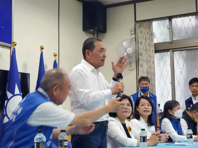 国民党提名总统参选人侯友宜，今天（11日）到云林县进行请益之旅，媒体询问关于幼儿园喂药案赖清德副总统有所建议，侯友宜表示赖搞不清楚状况。（周丽兰摄）