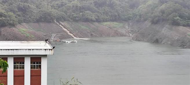 近日几波春雨为带来丰沛的雨水量，截至11日上午9点，鲤鱼潭水库的有效蓄水量来到8143.36万吨，蓄水率达70.4％。（本报资料照／潘虹恩台中传真）