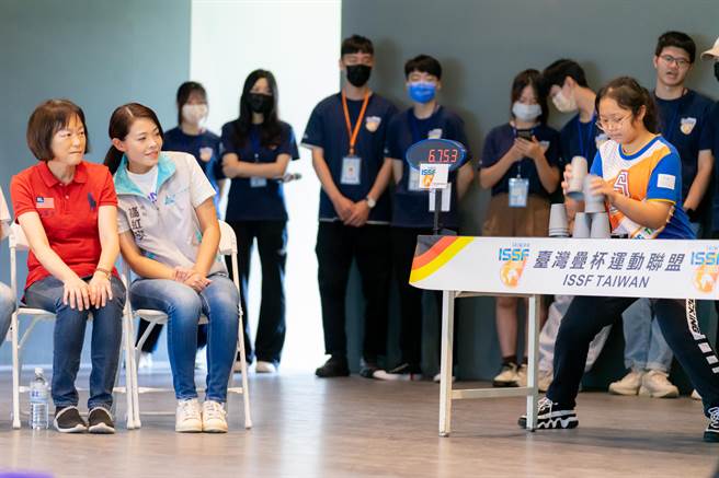 160位选手迭杯高手同场竞技，市长高虹安（左二）特别到场为选手加油。（新竹市政府提供／陈育贤新竹传真）