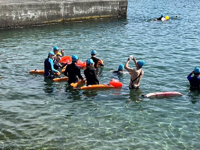 绿岛海上长泳活动今天登场。（民眾提供／蔡旻妤台东传真）