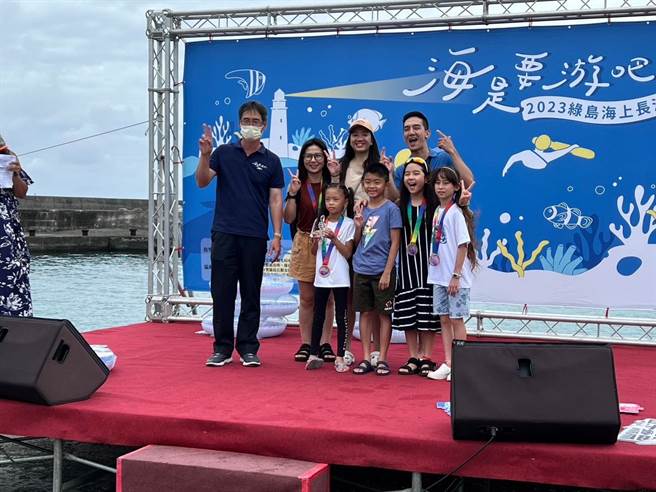 绿岛海上长泳活动今天登场。（民眾提供／蔡旻妤台东传真）