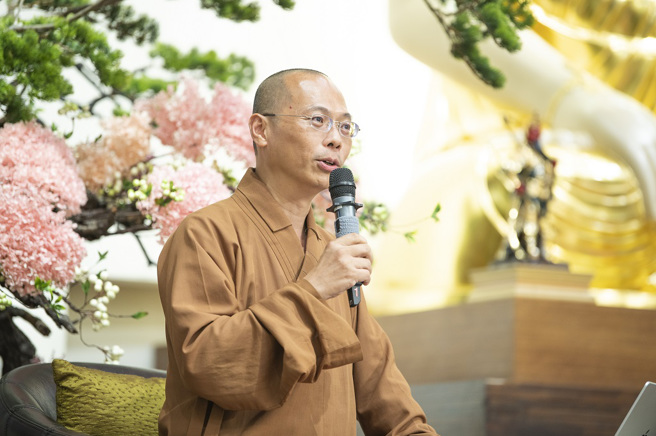 慧知法师从华严思想学习到平等对待。(图/惠中寺提供)