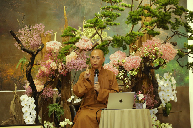 慧知法师说，人间佛教就是人我之间的生活之道，是最好体证空性的地方。(图/惠中寺提供)