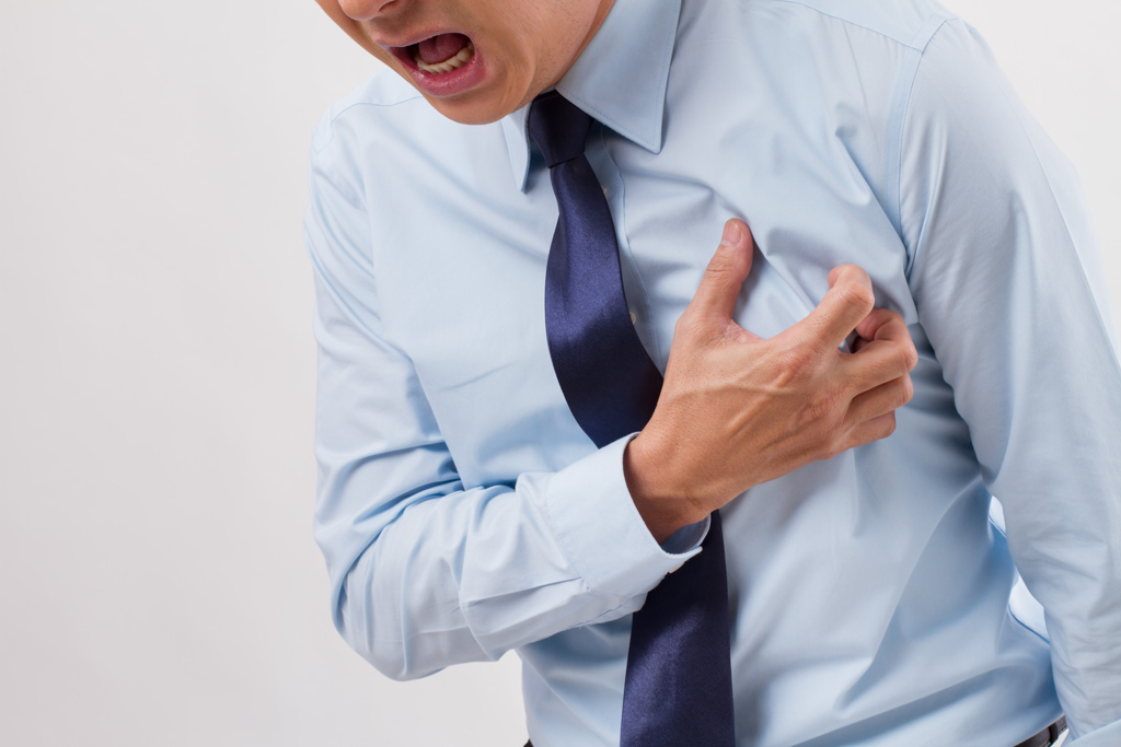 心脏病发作若未能及时送医救治，可能致命。（示意图／Shutterstock）(photo:ChinaTimes)