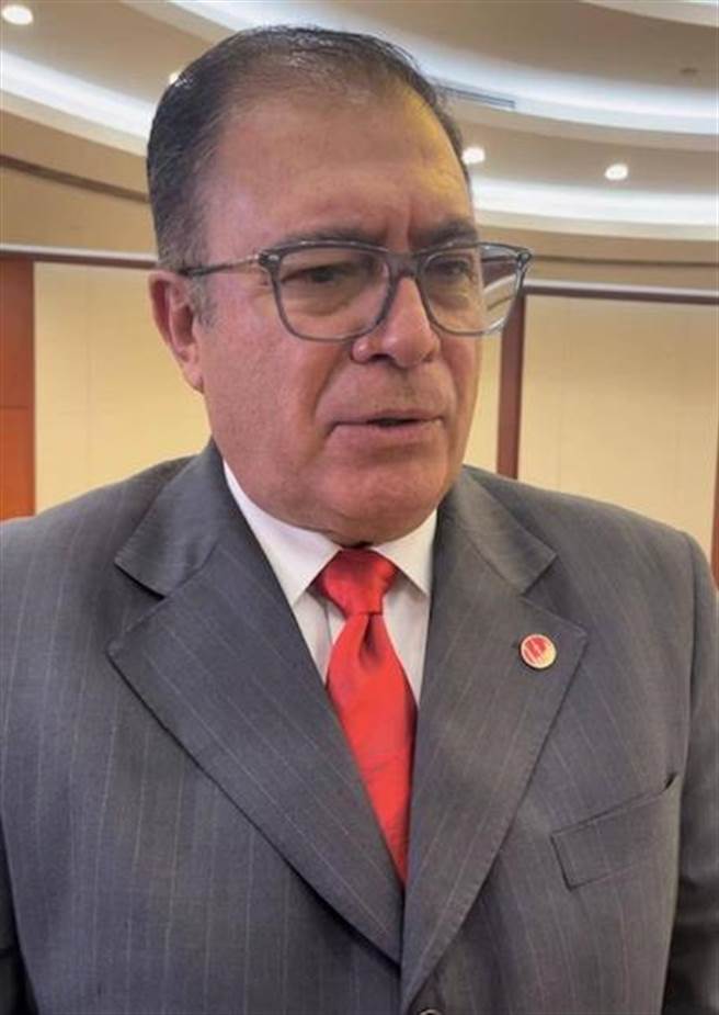 宏都拉斯經濟發展部長塞拉托。（環球時報）