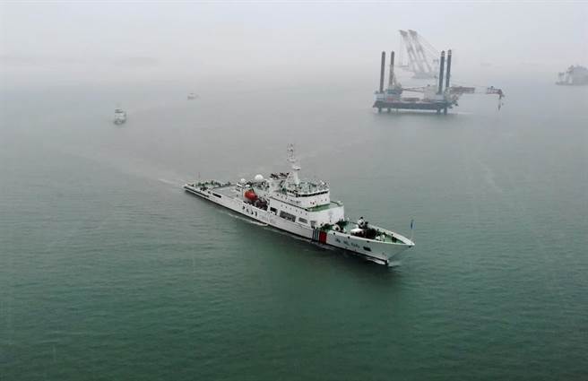 今年4月時，大陸啟動台灣海峽中北部聯合巡航巡查專項行動。 （圖/中新社）