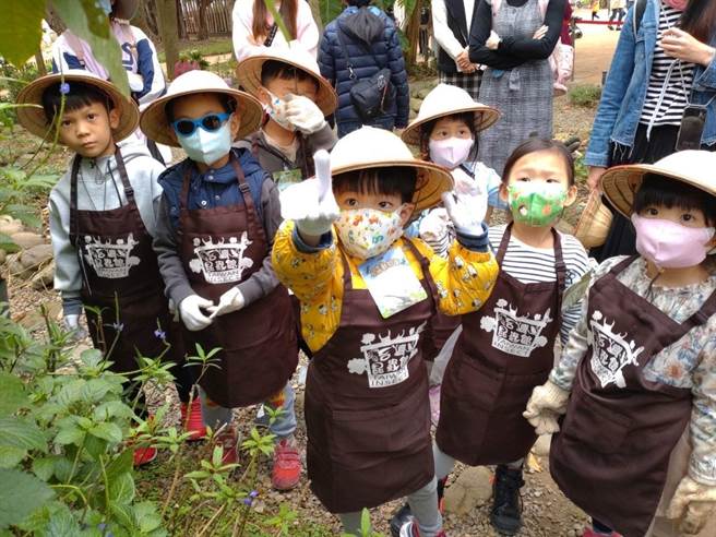 你准备好怎么安排孩子过暑假了吗？新竹市立动物园2023年暑期夏令营来了。（新竹市政府提供／陈育贤新竹传真）