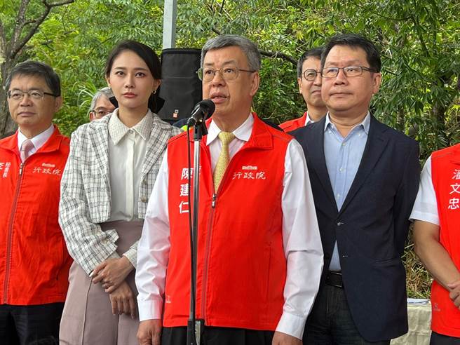 陳建仁表示，國防部對於海峽兩岸的狀況以及各種侵擾的情形都能夠全程的嚴密監控。（王揚傑攝）