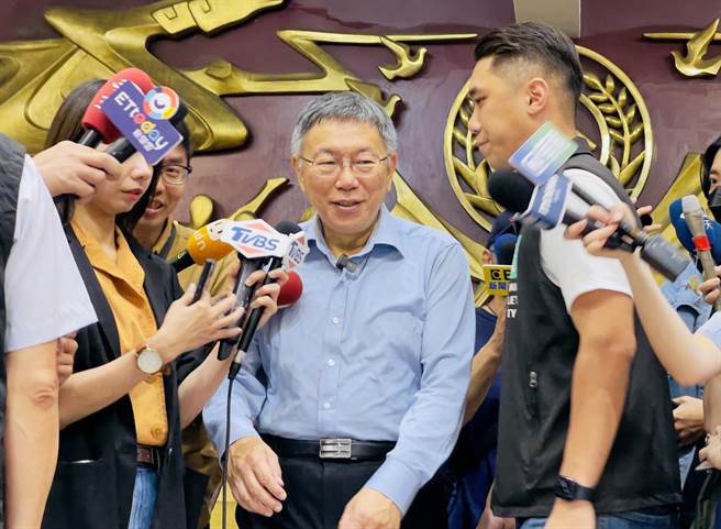 对于板桥幼儿园喂药案，民眾党主席柯文哲建议面对问题。（吕健豪摄）