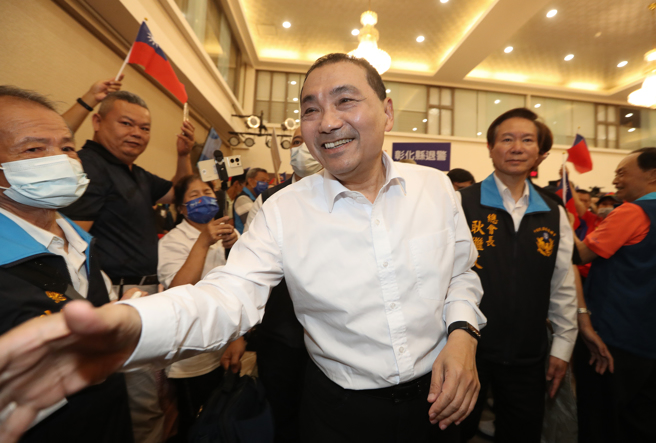 国民党总统参选人、新北市长侯友宜12日出席中华民国退休警察人员协会总会成立35周年暨支持侯友宜团结自强大会。（刘宗龙摄）