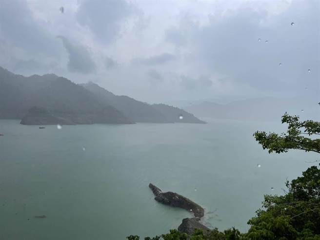 近日接连锋面及午后热对流雷雨对台南水库持续接力挹注。（水利局提供／张毓翎台南传真）