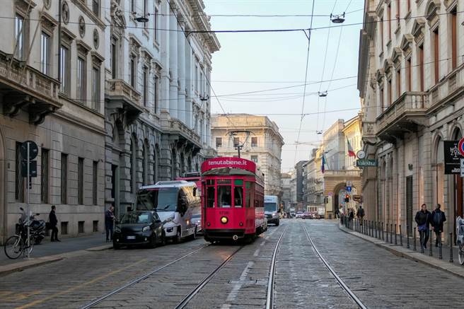 义大利街头因疫情人烟稀少，位于米兰伦巴第大区。（邓予立提供）