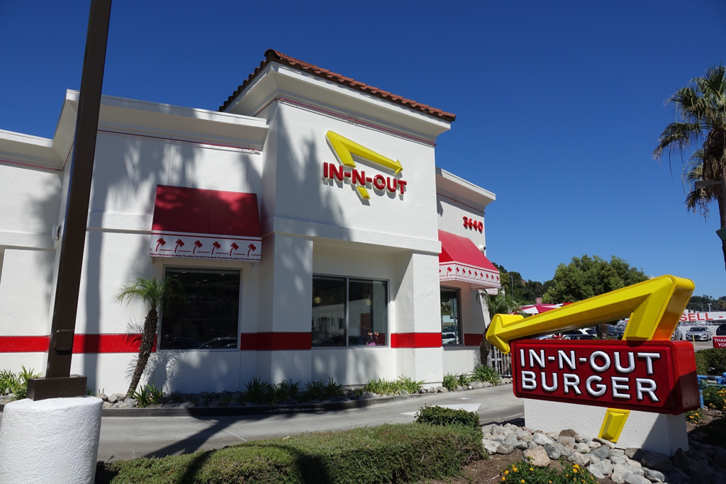 美國漢堡品牌「In-N-Out」今日在大直開快閃店，開店不到1小時全賣完。（圖／達志影像）