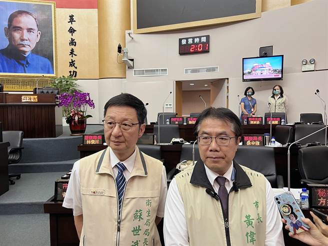 台南市出现今年首例本土性登革热个案，市长黄伟哲指出，现在最重要的是应该赶快进行清消，周边的社区、民眾也要做检测。（洪荣志摄）