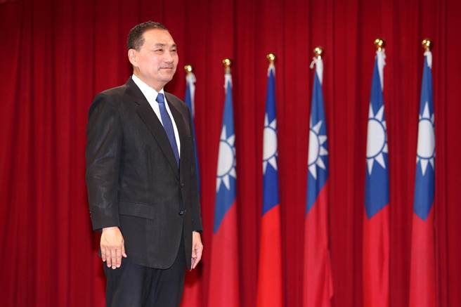 面对外传有蓝营基层酝酿换侯，新北市长侯友宜表示会坚定自己的脚步。（黄世麒摄）