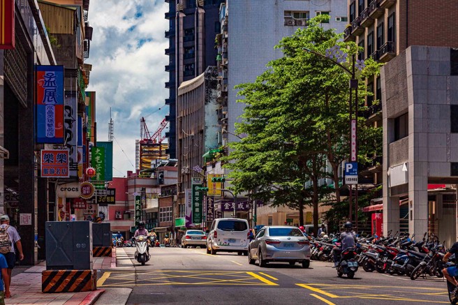 回归生活，光明路商圈提供完整的生活机能。(图/业者提供)