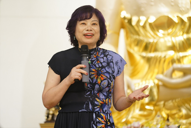 黃秀蘭律師提醒大家，「厚道」不是一味忍讓與牽就，那會變成「鄉愿」。（圖／惠中寺提供）