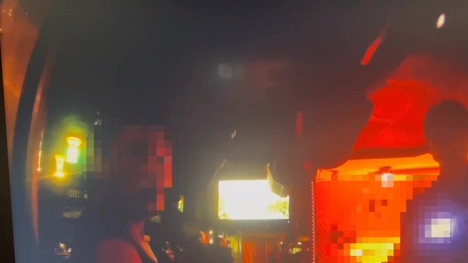 王男竟对处理员警辱骂「菜鸟」、「吃那么肥」等语。（翻摄画面）