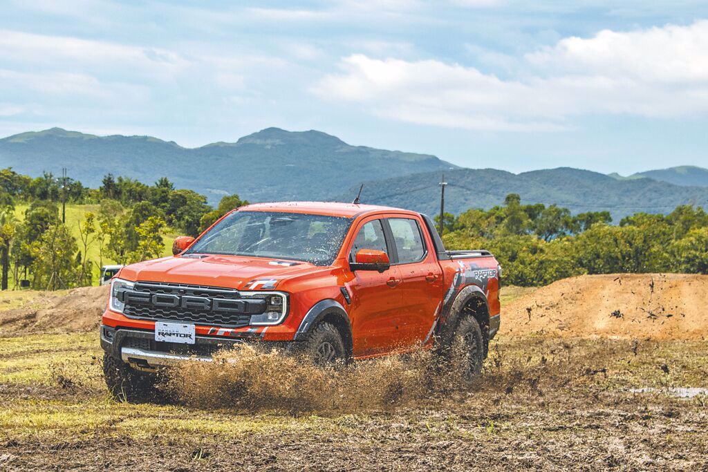Ford Ranger Raptor配置更具熱血氛圍的「高速越野Baja」模式。（陳大任攝）