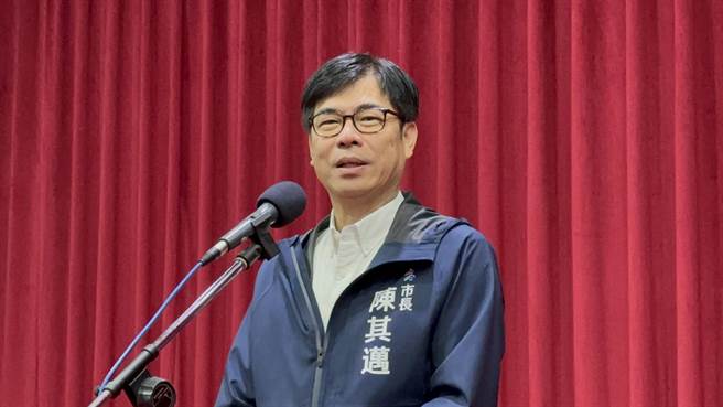高雄市长陈其迈19日召开记者会，透露高雄查出4名医师有不当用药的行为。（资料照／柯宗纬摄）