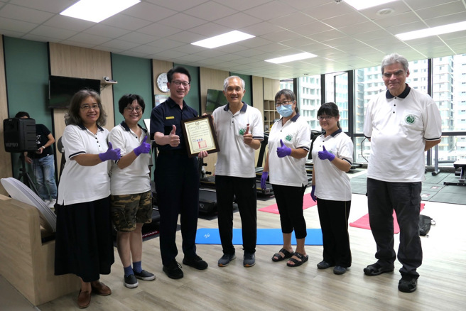 永康分局長甘炎民期盼將正確健康紓壓觀念送給大家，照顧員警身心健康。(永康分局提供)