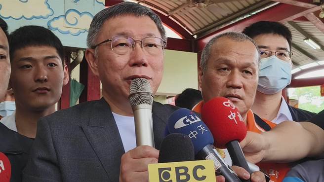 宣布参选2024总统的民眾党主席柯文哲谈蓝白合作问题。（廖素慧摄）