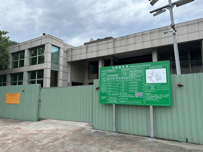 花莲县文化局美术馆前年底封馆整修，工程预计今年底完成。（罗亦晽摄）
