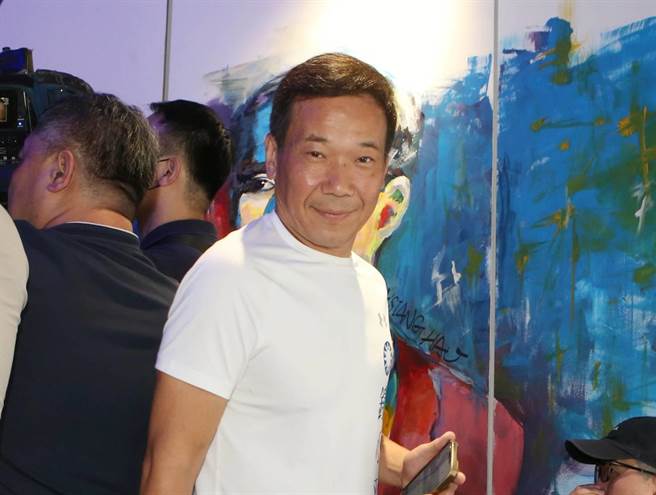 国民党台北市议员锺小平14日受访时，对外透露自己在电话民调中赢了4-5％，并已经将民调数据传给党主席朱立伦。（王英豪摄）