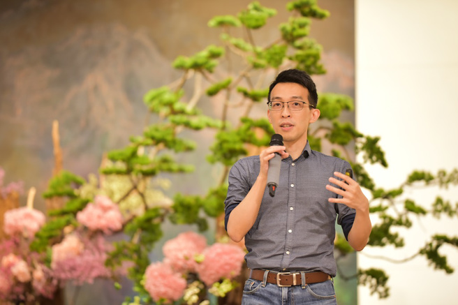 人生面临选择时，瓦基从书中寻求解答，吸取各种养分，透过阅读，显露良善的本性。（图／惠中寺提供）

