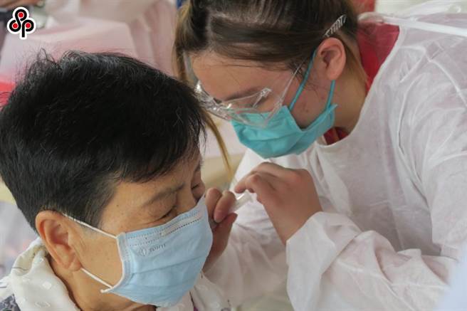 乳癌筛检防治政策规定，针对40至44岁二等亲内曾罹患乳癌之妇女及45至69岁妇女，每2年补助一次公费X光乳房摄影。（本报资料照片）